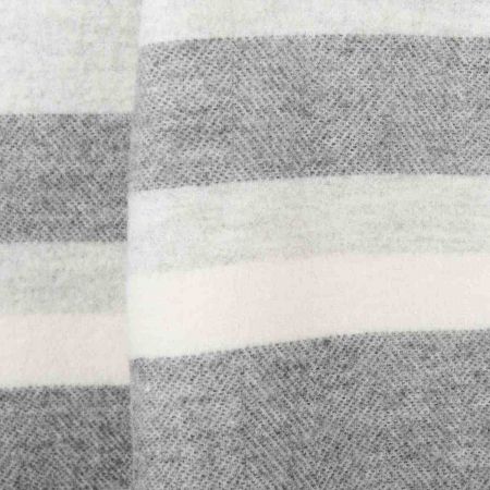 Plaid art.Stripes misto lana con frange
