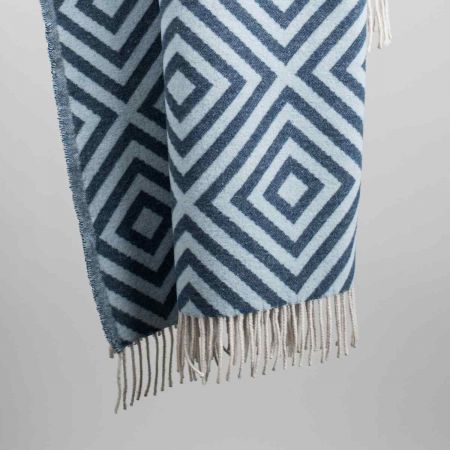 Art. Lennon Wool-Blend Blanket with fringes